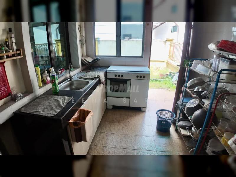 Bungalow House for Sale in Aman Perdana (Kapar) - Reena Sarif - Kitchen - PropertyGuru.com.my