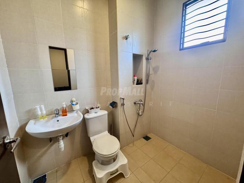Bungalow House for Sale in Aman Perdana (Kapar) - Reena Sarif - Bathroom - PropertyGuru.com.my