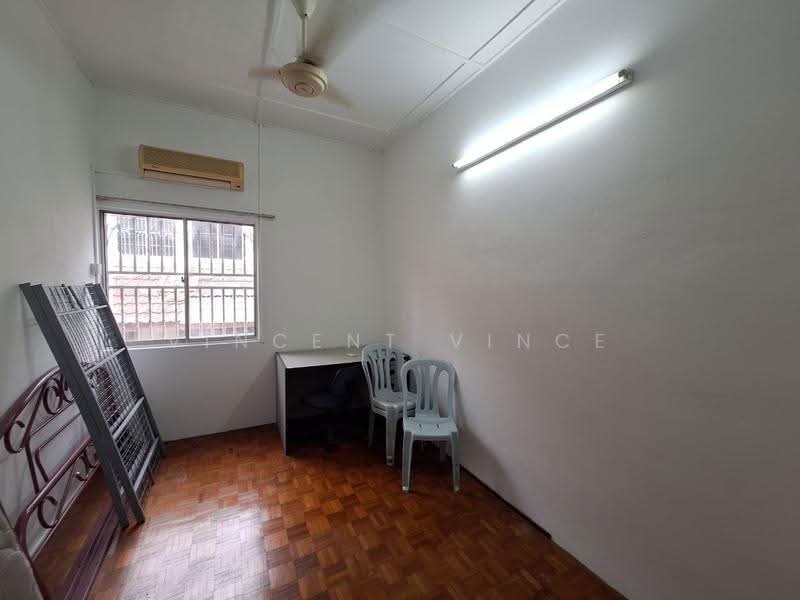 2-storey Terraced House for Sale in Seri Kembangan (Selangor) - Vincent Vince - Bedroom - PropertyGuru.com.my