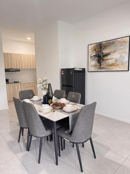 Kondominium untuk Dijual di Sanderling Lakefront - Siti Haila - Dining Room - PropertyGuru.com.my