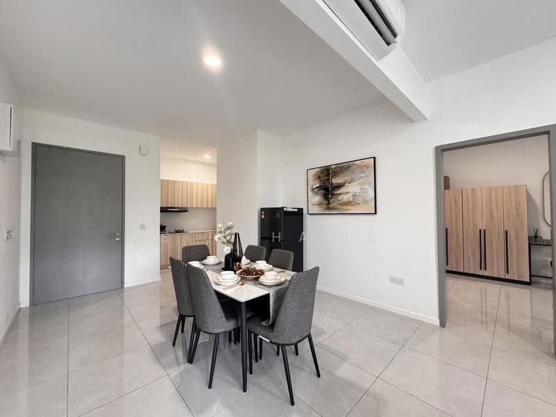 Kondominium untuk Dijual di Sanderling Lakefront - Siti Haila - Dining Room - PropertyGuru.com.my