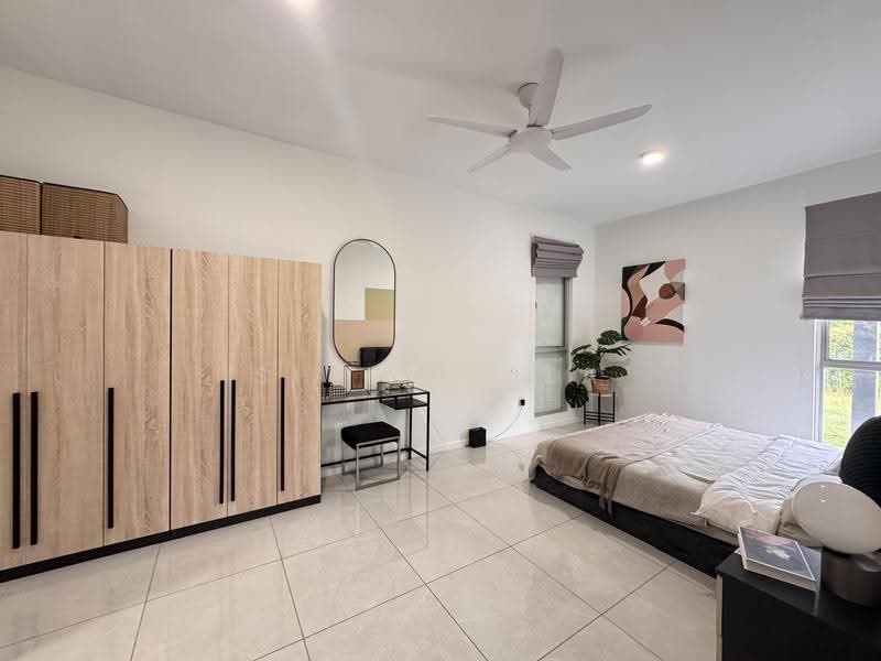 Kondominium untuk Dijual di Sanderling Lakefront - Siti Haila - Bedroom - PropertyGuru.com.my