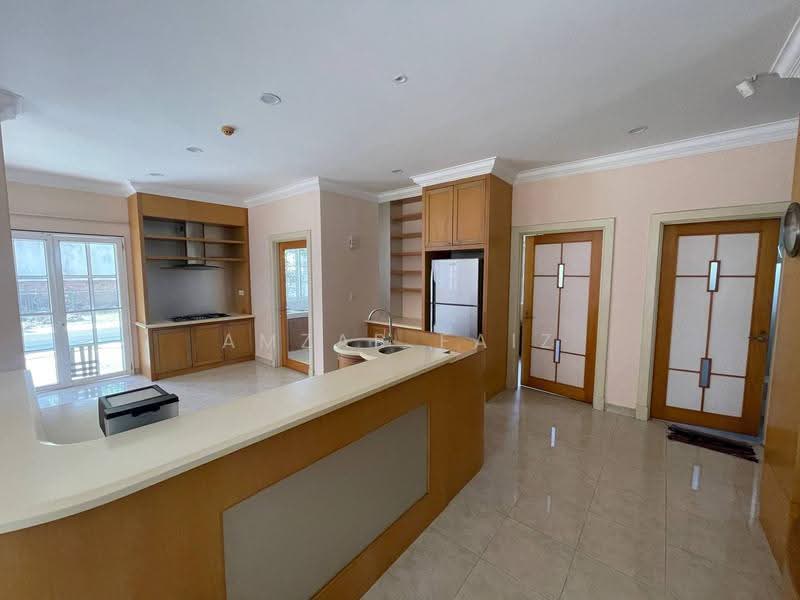 Bungalow House for Sale in Perdana Lakeview East (Cyberjaya) - Amzar Faiz - Kitchen - PropertyGuru.com.my