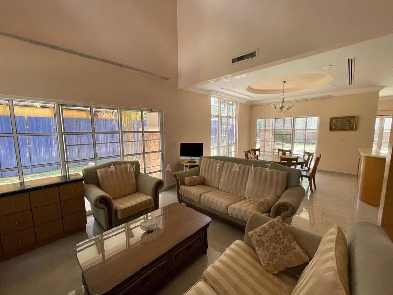 Bungalow House for Sale in Perdana Lakeview East (Cyberjaya) - Amzar Faiz - Living Room - PropertyGuru.com.my