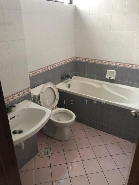 Condominium for Sale at Datin Halimah Condominium - Robbie Tan - Bathroom - PropertyGuru.com.my