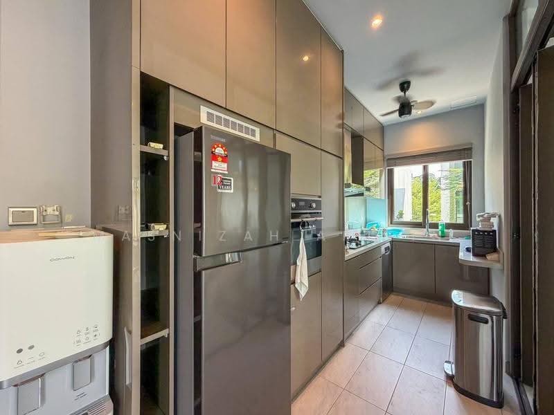 Bungalow House untuk Dijual di Shah Alam (Selangor) - Masnizah Arifin - Kitchen - PropertyGuru.com.my