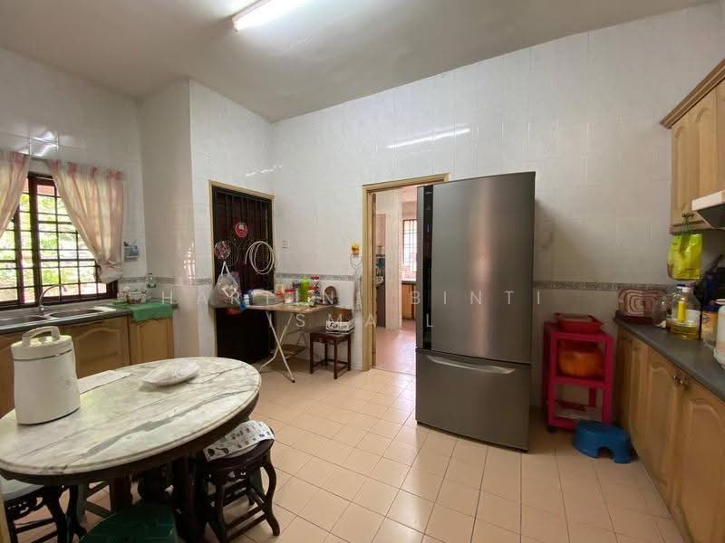 Rumah Teres 2-Tingkat untuk Dijual di Bukit Jelutong (Shah Alam) - Hartini Binti Ismail - Kitchen - PropertyGuru.com.my