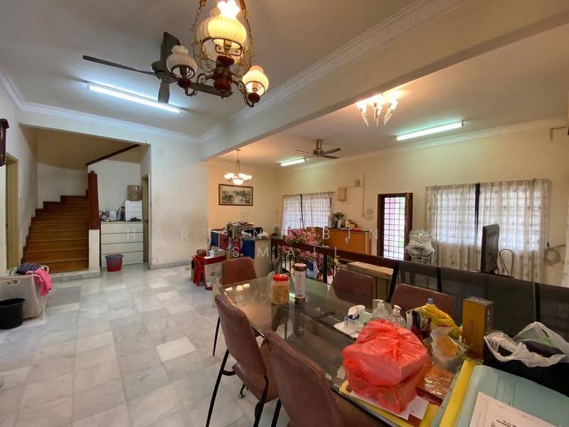Rumah Teres 2-Tingkat untuk Dijual di Bukit Jelutong (Shah Alam) - Hartini Binti Ismail - Living Room - PropertyGuru.com.my