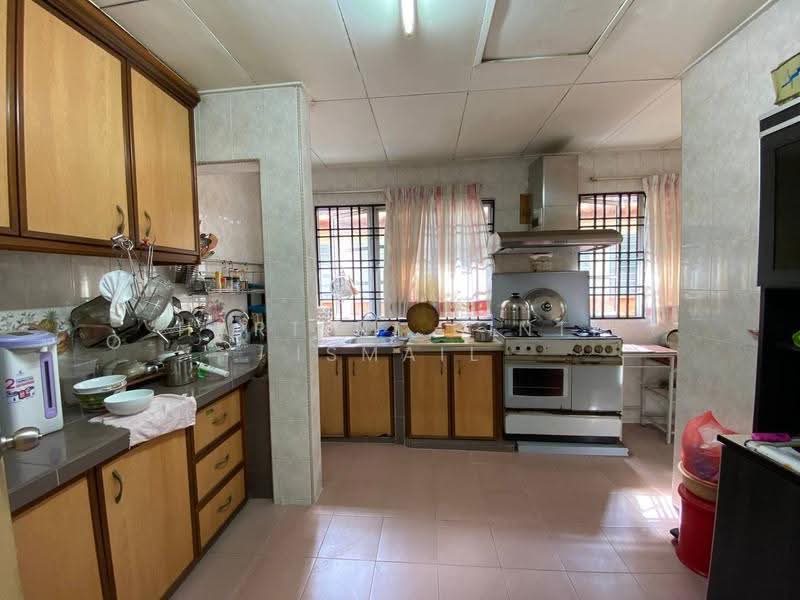 Rumah Teres 2-Tingkat untuk Dijual di Bukit Jelutong (Shah Alam) - Hartini Binti Ismail - Kitchen - PropertyGuru.com.my