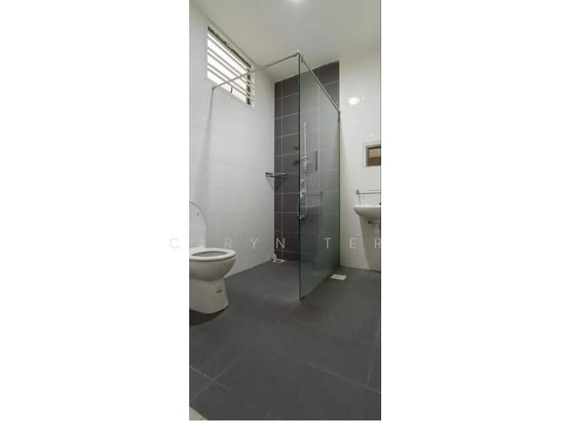 2-storey Terraced House for Rent in Taman Molek (Johor Bahru) - Caryn Ter - Bathroom - PropertyGuru.com.my