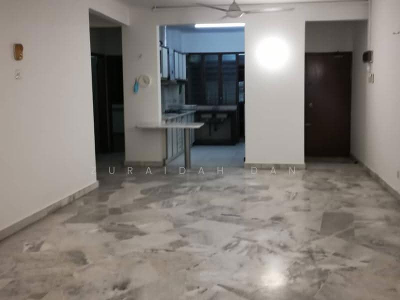 Kondominium untuk Dijual di Sri Ayu - Zuraidah Dan - Living Room - PropertyGuru.com.my