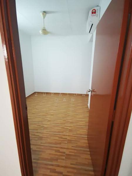 Kondominium untuk Dijual di Sri Ayu - Zuraidah Dan - Bedroom - PropertyGuru.com.my