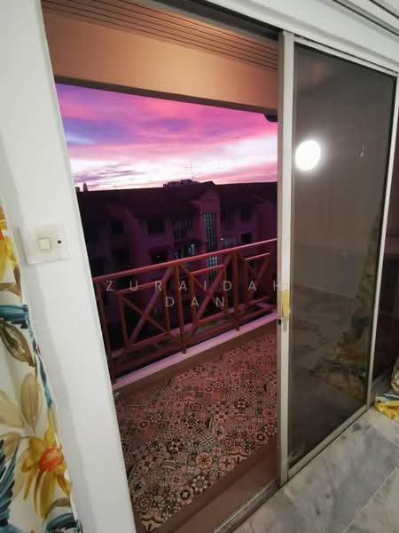 Kondominium untuk Dijual di Sri Ayu - Zuraidah Dan - Balcony - PropertyGuru.com.my