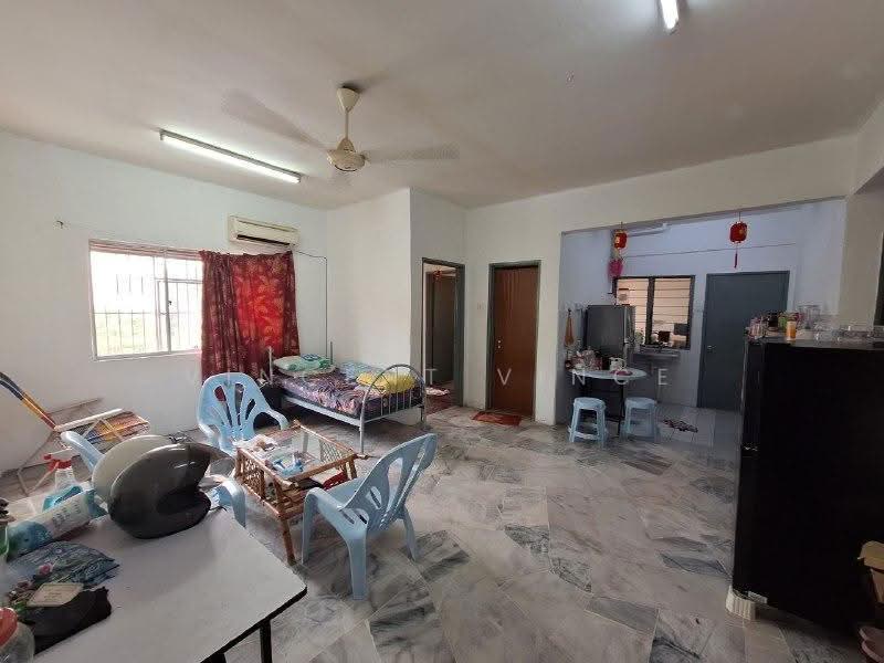 Rumah Flat untuk Dijual di Taman Kajang Perdana - Vincent Vince - Living Room - PropertyGuru.com.my