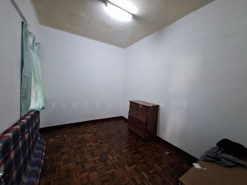 Rumah Flat untuk Dijual di Taman Kajang Perdana - Vincent Vince - Bedroom - PropertyGuru.com.my