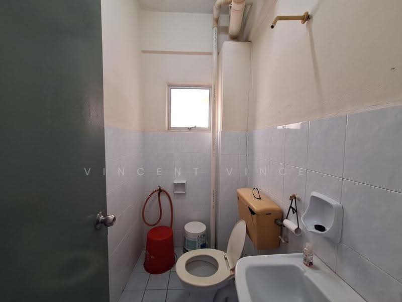 Rumah Flat untuk Dijual di Taman Kajang Perdana - Vincent Vince - Bathroom - PropertyGuru.com.my