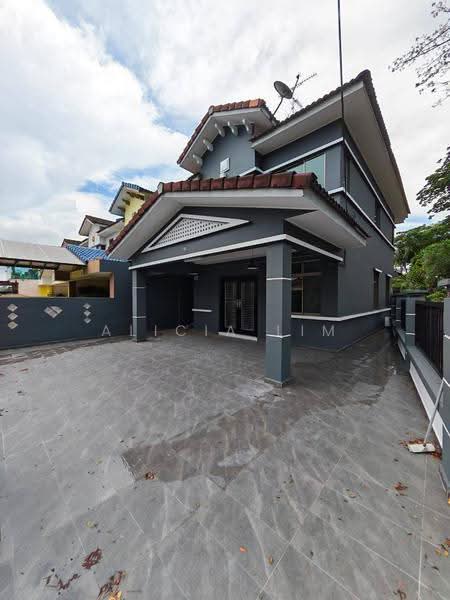 2-storey Terraced House for Sale in Taman Puteri Wangsa (Ulu Tiram) - Alicia Lim - Exterior - PropertyGuru.com.my