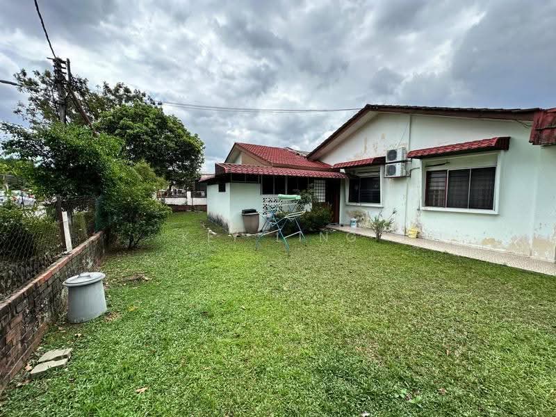 1-storey Terraced House for Sale in Seksyen 14 (Petaling Jaya) - Key Ling - Exterior - PropertyGuru.com.my