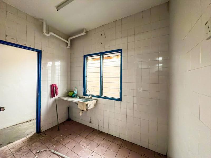 Flat for Sale at Pangsa Indah - Farid Fahmi - Kitchen - PropertyGuru.com.my