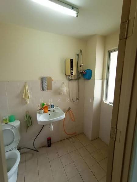 Pangsapuri untuk Dijual di Vista Mutiara - Richard Lee - Bathroom - PropertyGuru.com.my