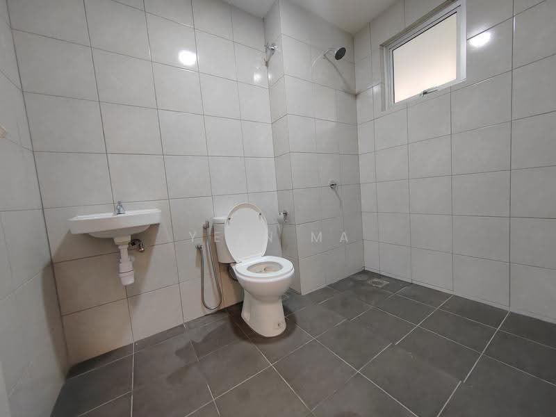 Rumah Teres 2-Tingkat untuk Dijual di Taman Kundang Jaya (Rawang) - Yean Ma - Bathroom - PropertyGuru.com.my