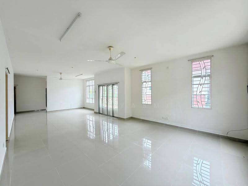 Bungalow House untuk Dijual di Mahkota Hills (Lenggeng) - Fikri Yasmin - Living Room - PropertyGuru.com.my