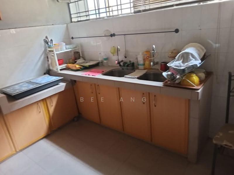 2-storey Terraced House for Sale in Taman Putra Prima (Puchong) - Bee Ang - Kitchen - PropertyGuru.com.my