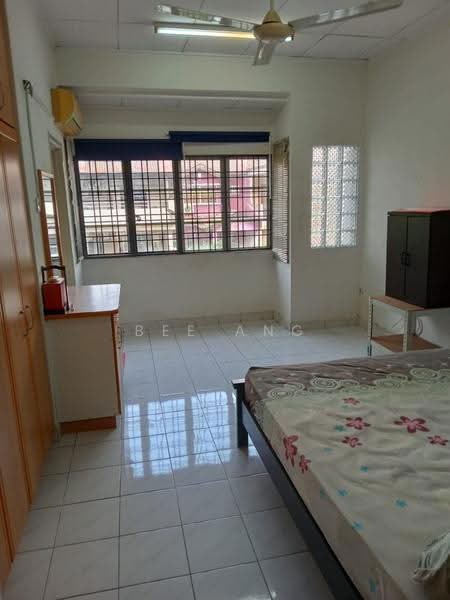 2-storey Terraced House for Sale in Taman Putra Prima (Puchong) - Bee Ang - Bedroom - PropertyGuru.com.my