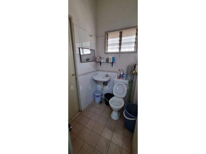 2-storey Terraced House for Sale in Taman Putra Prima (Puchong) - Bee Ang - Bathroom - PropertyGuru.com.my