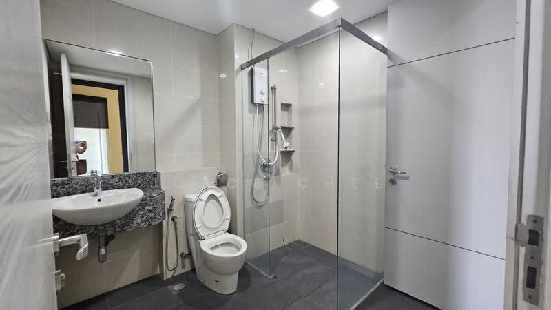 Kondominium untuk Dijual di The Westside One - Joyce Chee - Bathroom - PropertyGuru.com.my