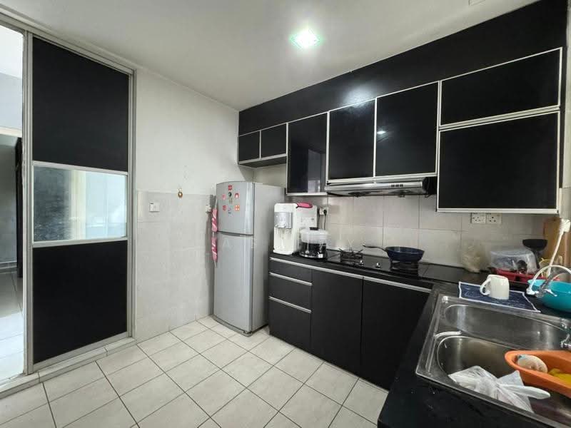 Pangsapuri untuk Dijual di Bayu Puteri 3 - Jas Tay - Kitchen - PropertyGuru.com.my