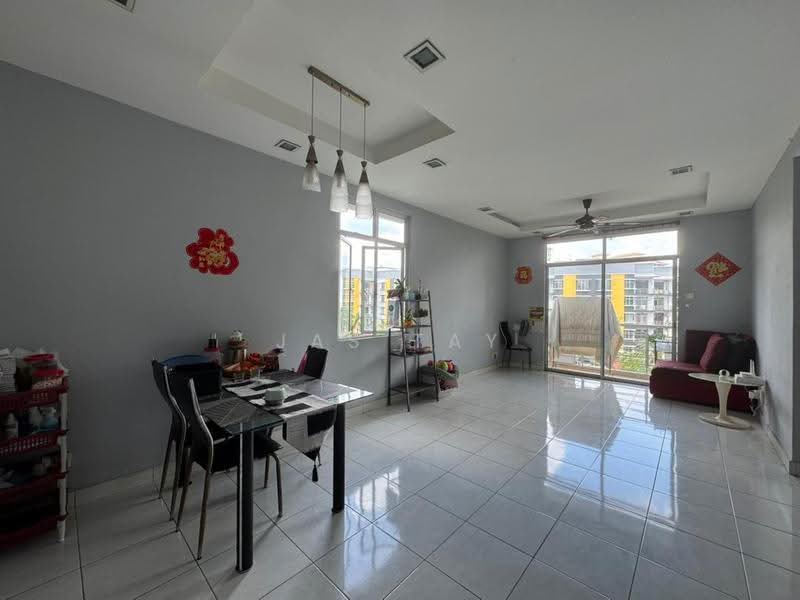 Pangsapuri untuk Dijual di Bayu Puteri 3 - Jas Tay - Living Room - PropertyGuru.com.my