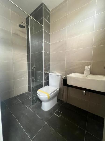 Semi-Detached House for Sale in Skudai (Johor) - Caryn Ter - Bathroom - PropertyGuru.com.my