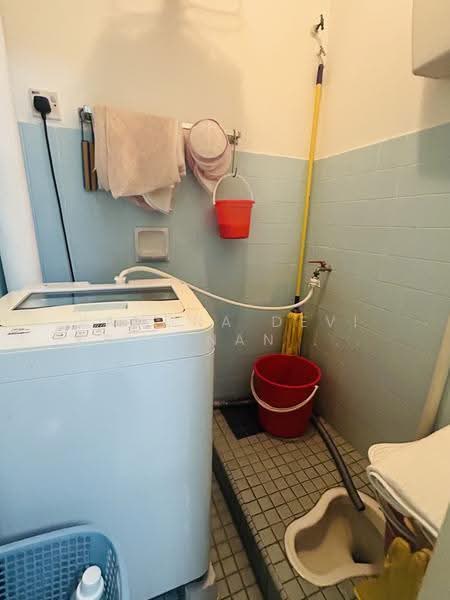 2-storey Terraced House for Sale in SS19 (Subang Jaya) - Yamuna Devi Krishnan Kutty - Bathroom 2 - PropertyGuru.com.my