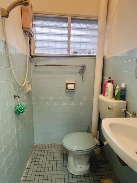 2-storey Terraced House for Sale in SS19 (Subang Jaya) - Yamuna Devi Krishnan Kutty - Bathroom - PropertyGuru.com.my