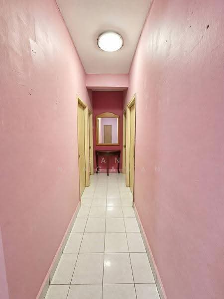 Condominium for Sale at Oakleaf Park - Sani Niagawan - Corridor - PropertyGuru.com.my