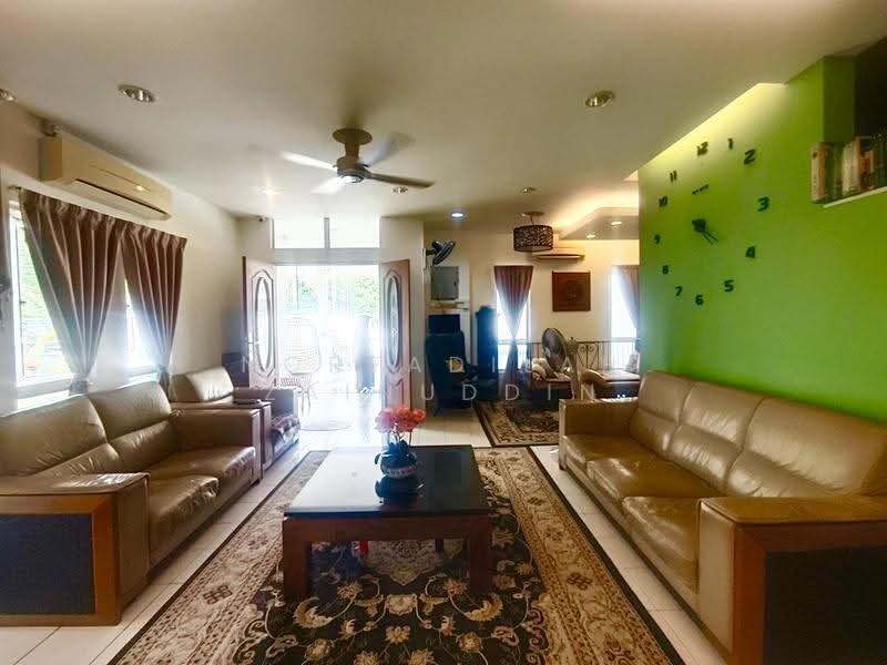 2-storey Terraced House for Sale in Bandar Bukit Raja (Klang) - NORFADILAH ZAINUDDIN - Living Room - PropertyGuru.com.my