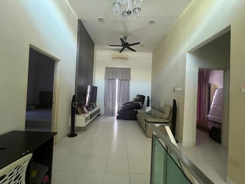 Rumah Kluster untuk Dijual di Taman Pulai Indah (Johor Bahru) - Caryn Ter - Living Room - PropertyGuru.com.my