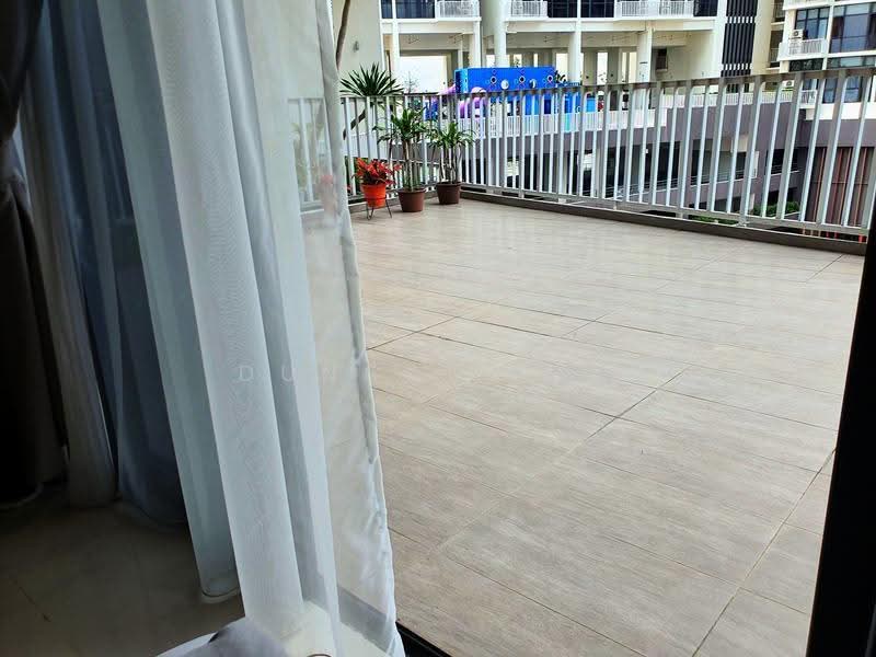 Kediaman Servis untuk Disewa di Third Avenue - Duncan Lee - Balcony - PropertyGuru.com.my