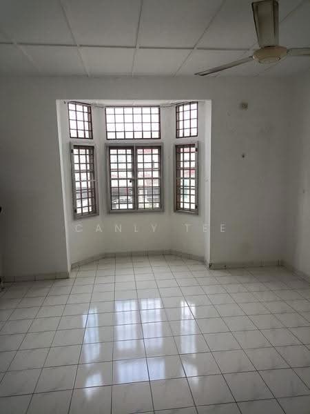 Rumah Teres 2-Tingkat untuk Dijual di Klang (Selangor) - Canly Tee - Living Room - PropertyGuru.com.my