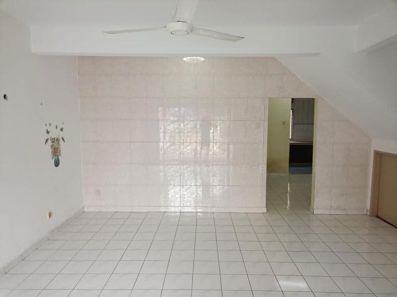Rumah Teres 2-Tingkat untuk Dijual di Klang (Selangor) - Canly Tee - Living Room - PropertyGuru.com.my