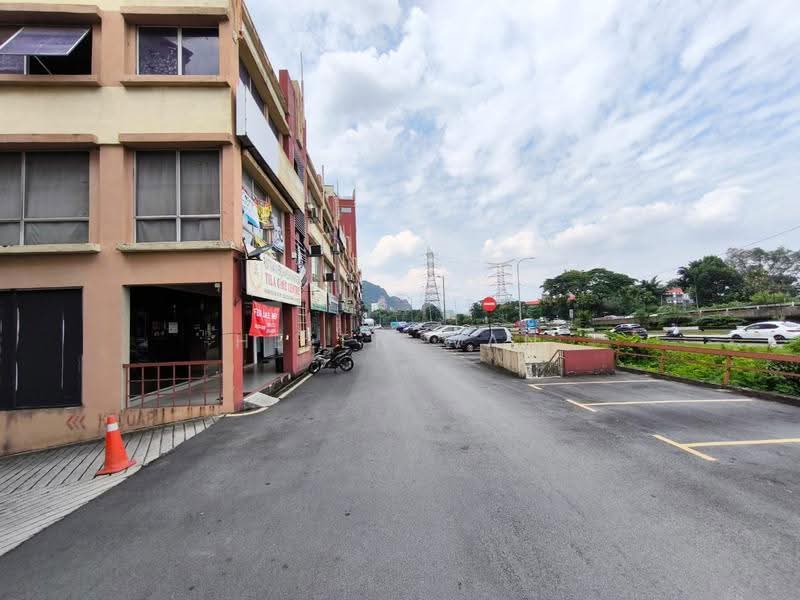 Kedai / Pejabat untuk Disewa di Taman Medan (Selayang) - Helen Wan - Exterior - PropertyGuru.com.my