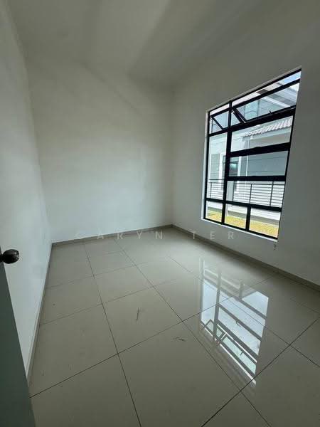 Semi-Detached House for Sale in Taman Sawit Ria (Sedenak) - Caryn Ter - Interior - PropertyGuru.com.my