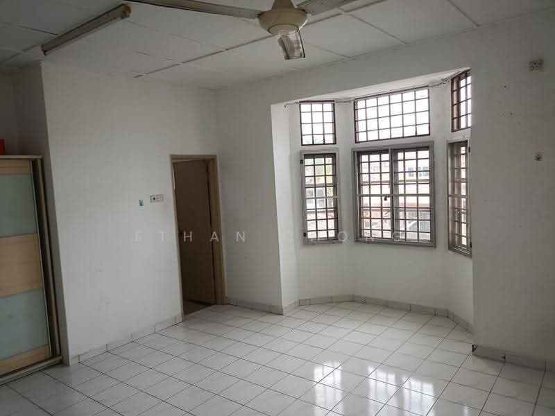 Rumah Teres 2-Tingkat untuk Dijual di Bandar Bukit Tinggi (Klang) - Ethan Chong - Living Room - PropertyGuru.com.my