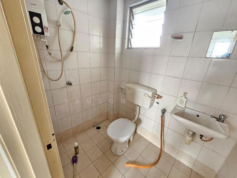 Pangsapuri untuk Dijual di Pangsapuri Randa - Samson Lee - Bathroom - PropertyGuru.com.my