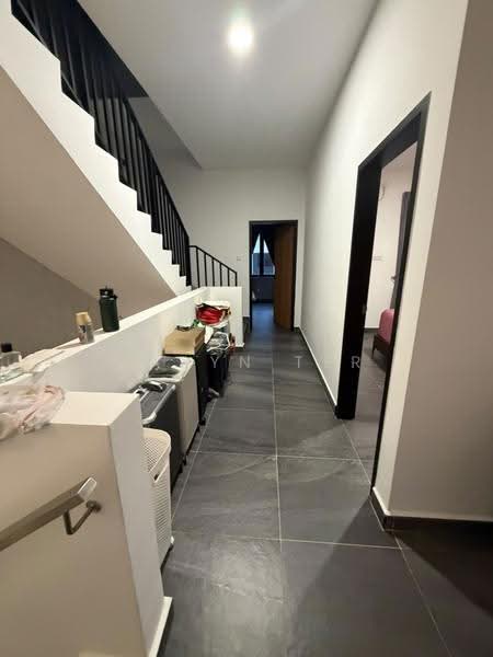 Rumah Teres 3-Tingkat untuk Dijual di Kulai (Johor) - Caryn Ter - Corridor - PropertyGuru.com.my