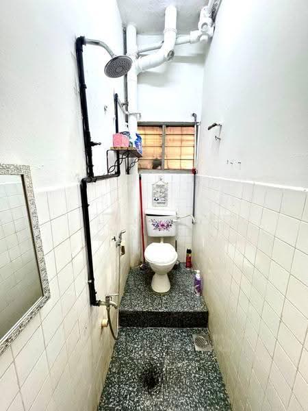 2-storey Terraced House for Sale in Ampang Jaya (Ampang) - Luqman Ramli - Bathroom - PropertyGuru.com.my