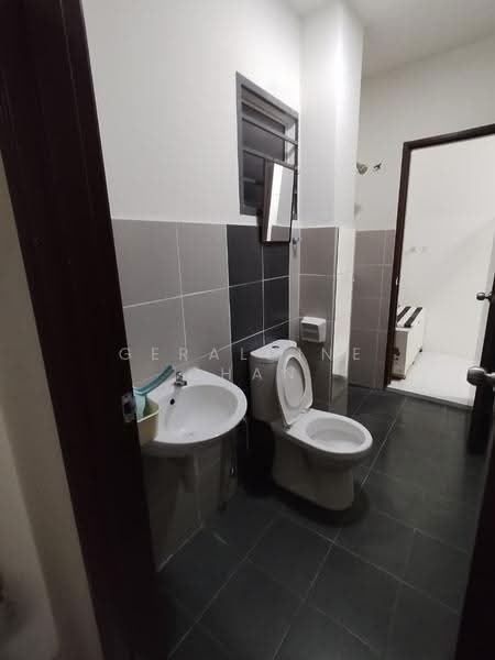 2-storey Terraced House for Rent in Sepang (Selangor) - Geraldine Chan - Bathroom - PropertyGuru.com.my