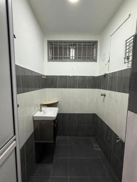 2-storey Terraced House for Sale in Taman Sri Saujana (Kota Tinggi) - Ken Chai - Bathroom - PropertyGuru.com.my