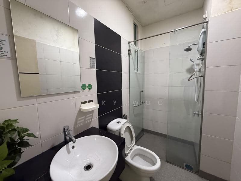 Kediaman Servis untuk Dijual di 1Medini - Ricky Woo - Bathroom - PropertyGuru.com.my